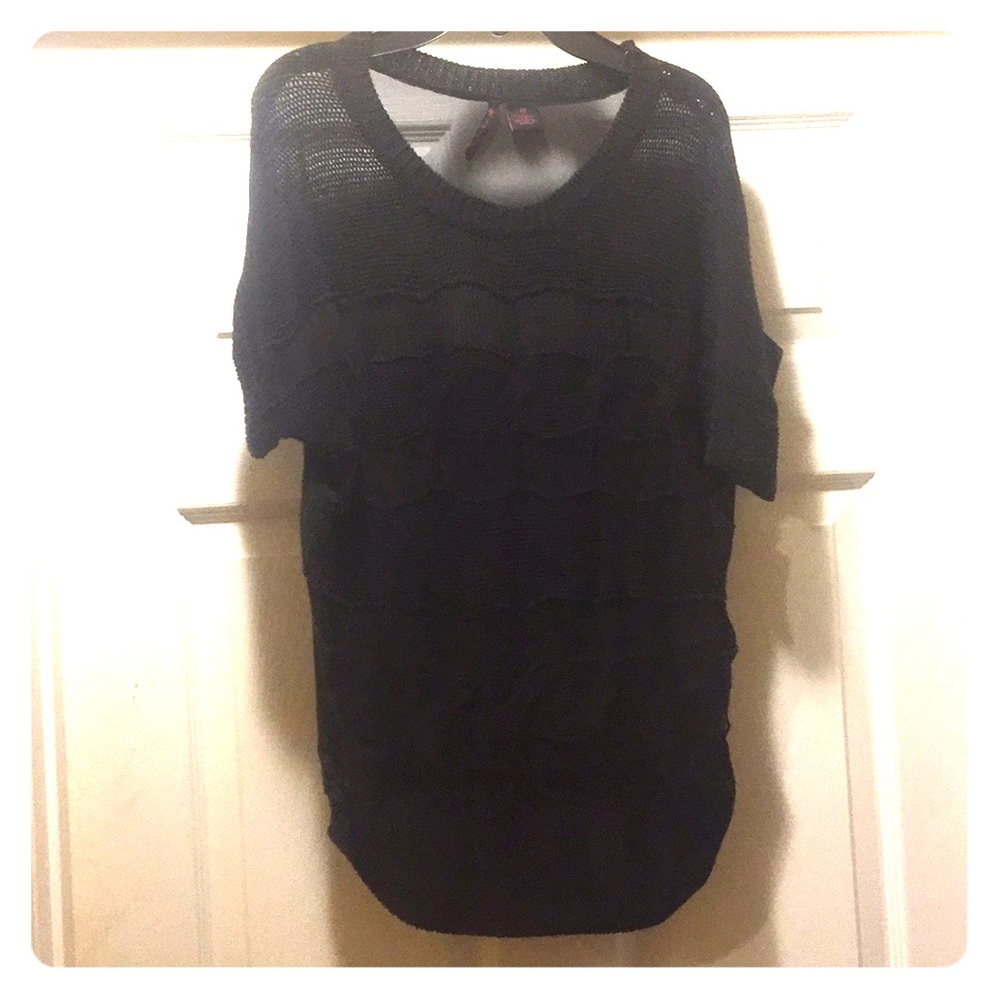 Short sleeve top